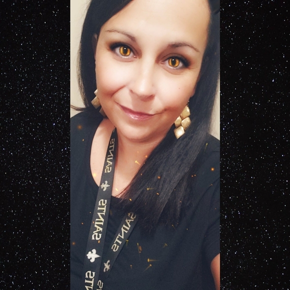 Meet your Posher, Angela - Picture 1 of 1